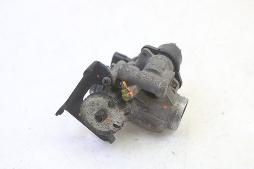 photo de WTRYSK YAMAHA X-MAX XMAX 125 (2010 - 2013) - Punkty mocowania