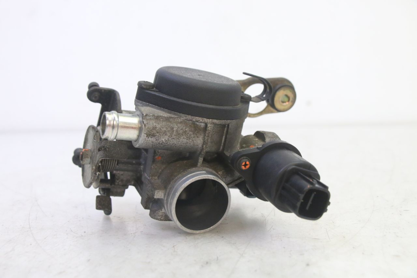 photo de WTRYSK YAMAHA X-MAX XMAX 250 (2006 - 2009) - Inny kąt widzenia