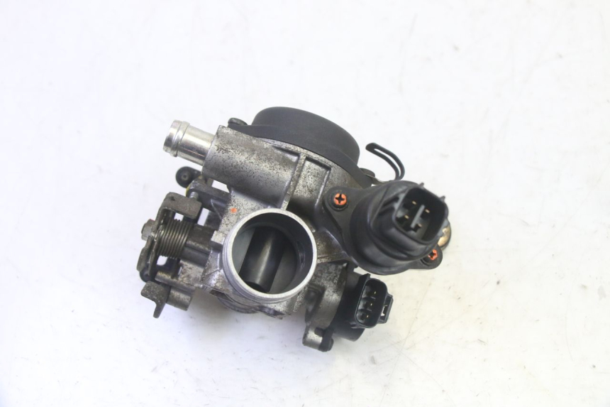 photo de WTRYSK YAMAHA X-MAX XMAX 250 (2006 - 2009) - Zbliżenie techniczne