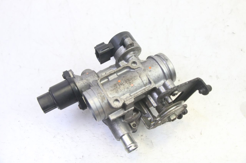 photo de WTRYSK YAMAHA X-MAX XMAX 250 (2006 - 2009) - Część sprawdzona