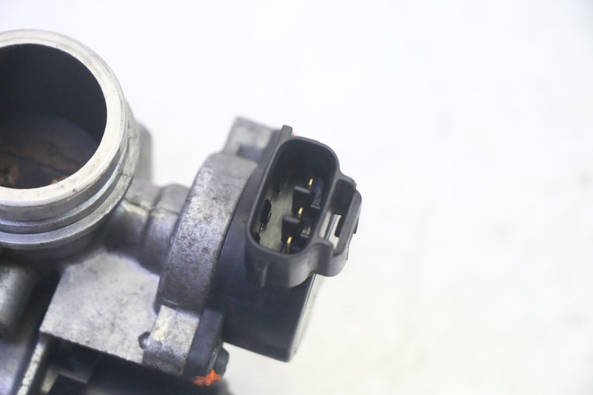 photo de WTRYSK YAMAHA X-MAX XMAX 125 (2010 - 2013) - Inny kąt widzenia