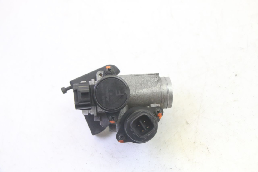 photo de WTRYSK YAMAHA X-MAX XMAX 125 (2010 - 2013) - Stan powierzchni