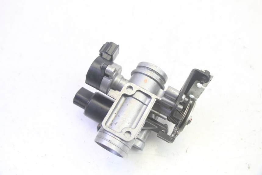 photo de WTRYSK YAMAHA XMAX X-MAX 125 (2006 - 2009) - Inny kąt widzenia