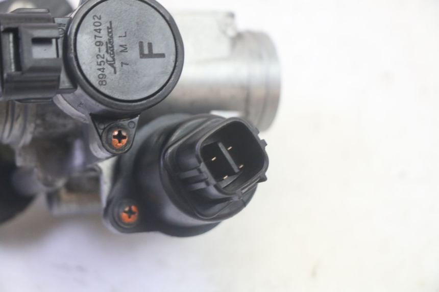 photo de WTRYSK YAMAHA XMAX X-MAX 125 (2006 - 2009) - Punkty mocowania