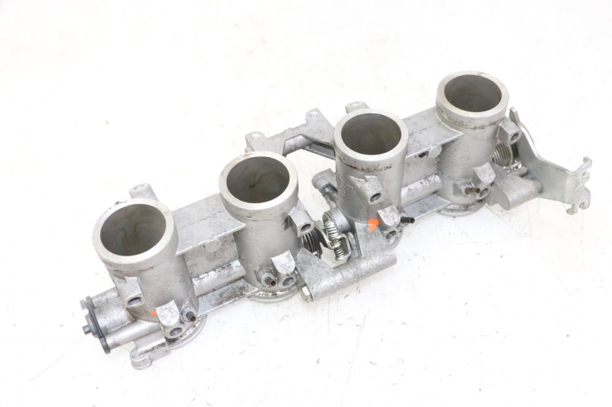 photo de WTRYSK YAMAHA XJ6 ABS 600 (2008 - 2016) - Inny kąt widzenia