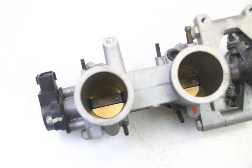 photo de WTRYSK YAMAHA XJ6 ABS 600 (2008 - 2016) - Część sprawdzona