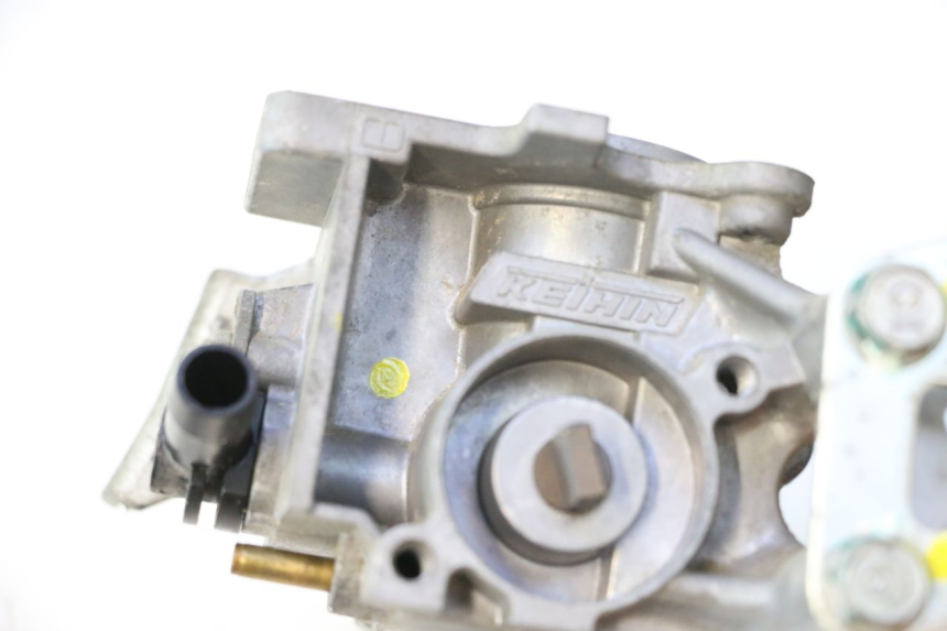 photo de WTRYSK HONDA XLV VARADERO 125 (2007 - 2012) - Zbliżenie techniczne