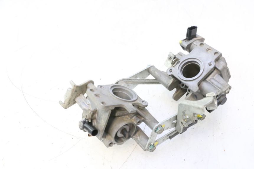 photo de WTRYSK HONDA XLV VARADERO 125 (2007 - 2012) - Oznaczenia i referencje