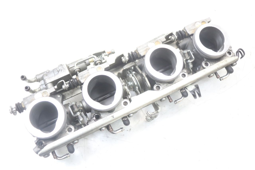 photo de WTRYSK YAMAHA FJR ABS 1300 (2006 - 2012) - Zbliżenie techniczne