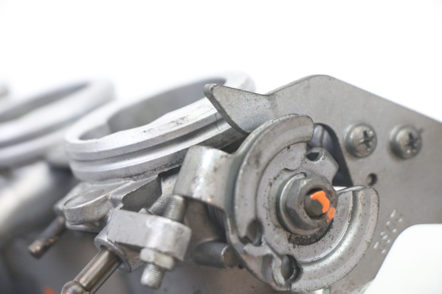 photo de WTRYSK YAMAHA XJ6 600 (2008 - 2016) - Kontrola wizualna