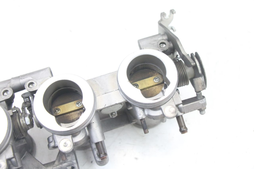 photo de WTRYSK YAMAHA XJ6 600 (2008 - 2016) - Zoom stanu zużycia