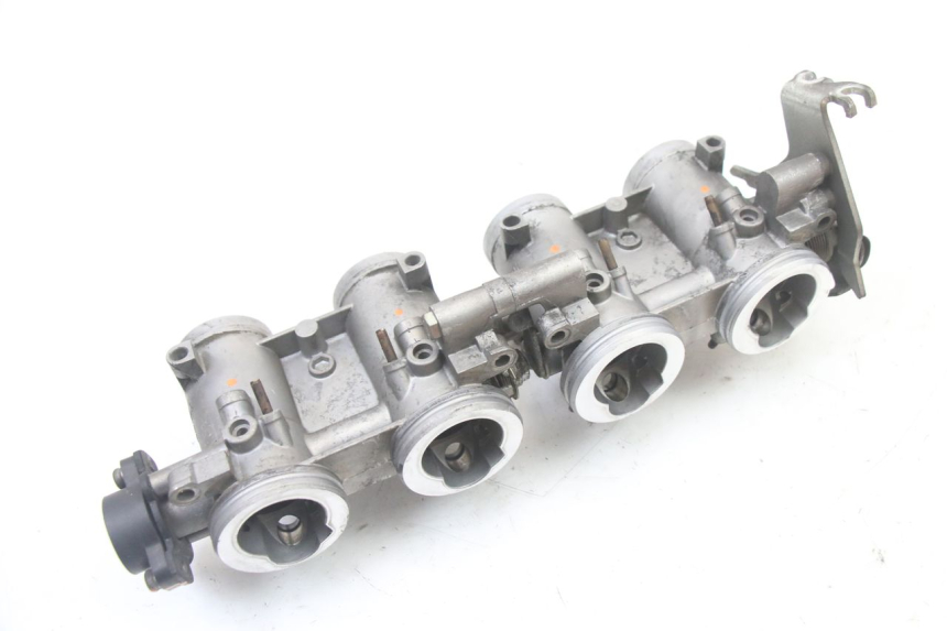 photo de WTRYSK YAMAHA XJ6 600 (2008 - 2016) - Zbliżenie techniczne