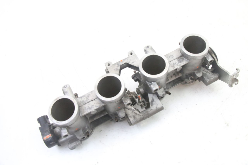 photo de WTRYSK YAMAHA XJ6 600 (2008 - 2016) - Punkty mocowania