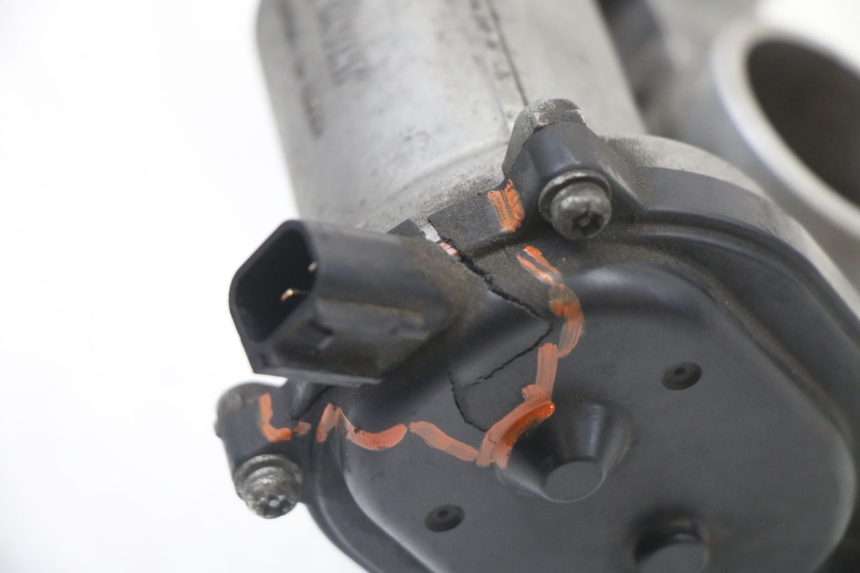 photo de WTRYSK YAMAHA YP T-MAX TMAX 530 (2017 - 2020) - Punkty mocowania