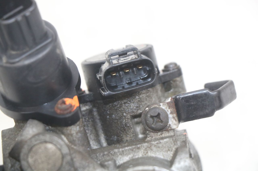 photo de WTRYSK YAMAHA YP MAJESTY 400 (2004 - 2008) - Oznaczenia i referencje