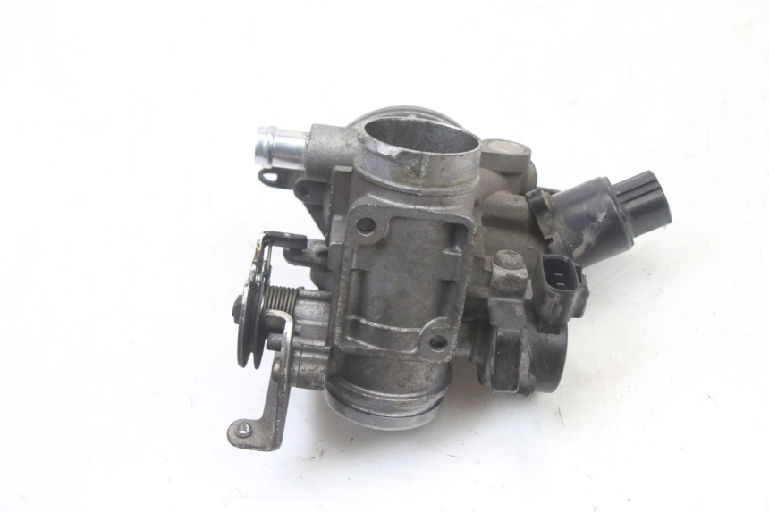 photo de WTRYSK YAMAHA YP X-MAX XMAX 400 (2014 - 2017) - Inny kąt widzenia