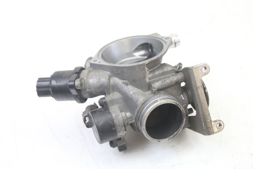 photo de WTRYSK YAMAHA YP X-MAX XMAX 400 (2014 - 2017) - Punkty mocowania