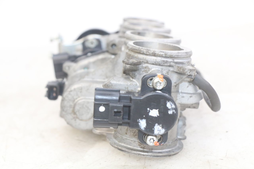 photo de WTRYSK YAMAHA YZF R1 1000 (2007 - 2008) - Widok produktu