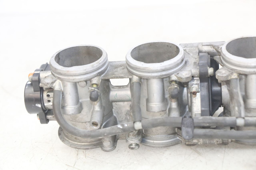 photo de WTRYSK YAMAHA YZF R1 1000 (2007 - 2008) - Zbliżenie komponentów