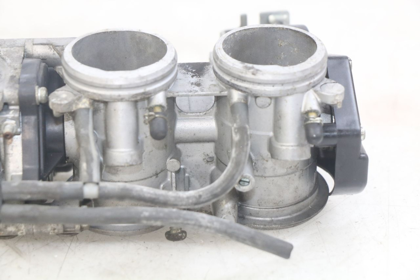 photo de WTRYSK YAMAHA YZF R1 1000 (2007 - 2008) - Widok z bliska