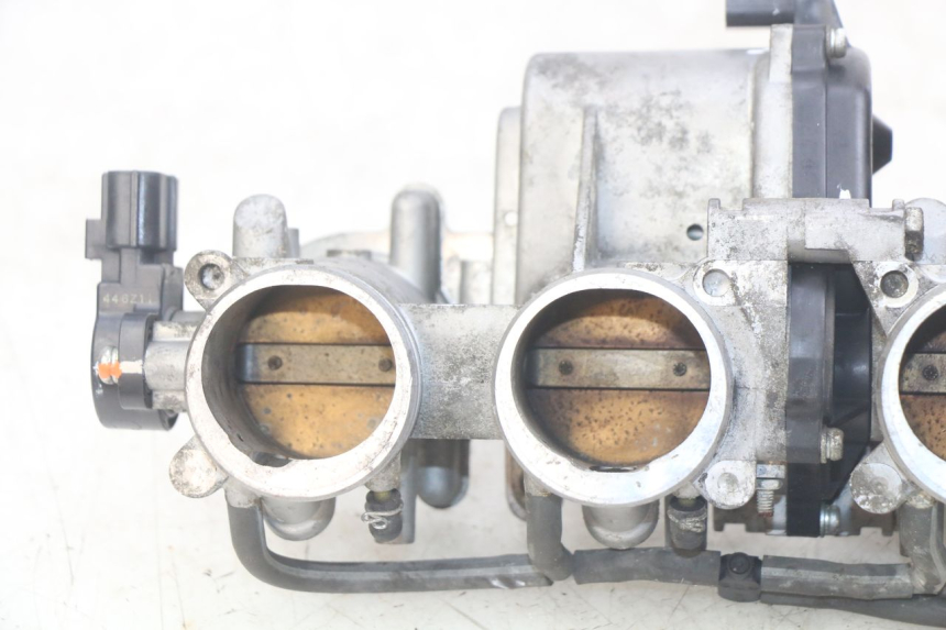 photo de WTRYSK YAMAHA YZF R1 1000 (2007 - 2008) - Zoom stanu zużycia