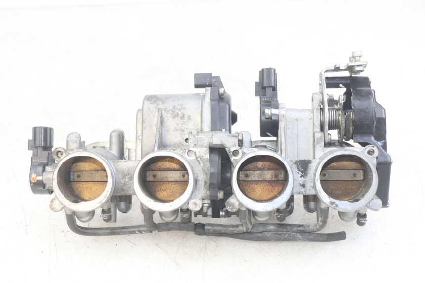 photo de WTRYSK YAMAHA YZF R1 1000 (2007 - 2008) - Inny kąt widzenia