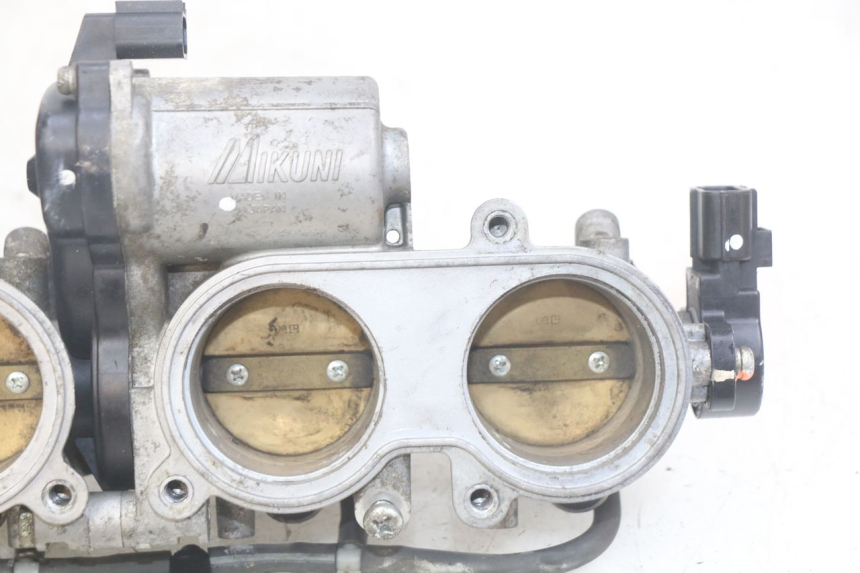 photo de WTRYSK YAMAHA YZF R1 1000 (2007 - 2008) - Widok ogólny