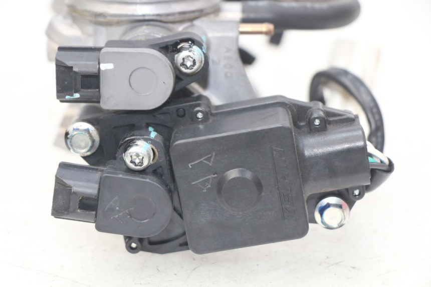 photo de WTRYSK KAWASAKI Z 650 (2016 - 2019) - Zbliżenie techniczne