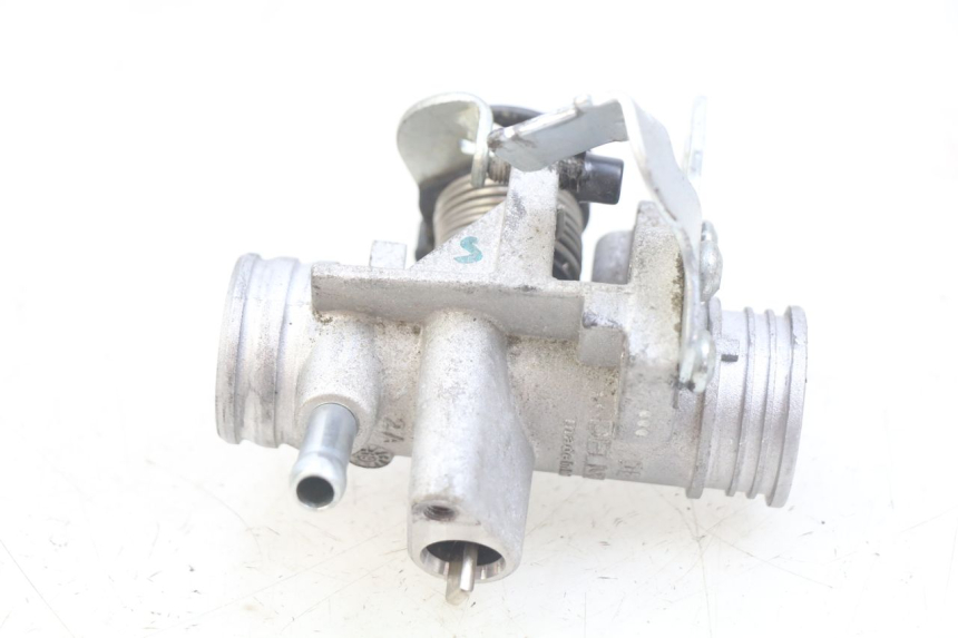 photo de WTRYSK PIAGGIO ZIP 4T 50 (2018 - 2020) - Inny kąt widzenia