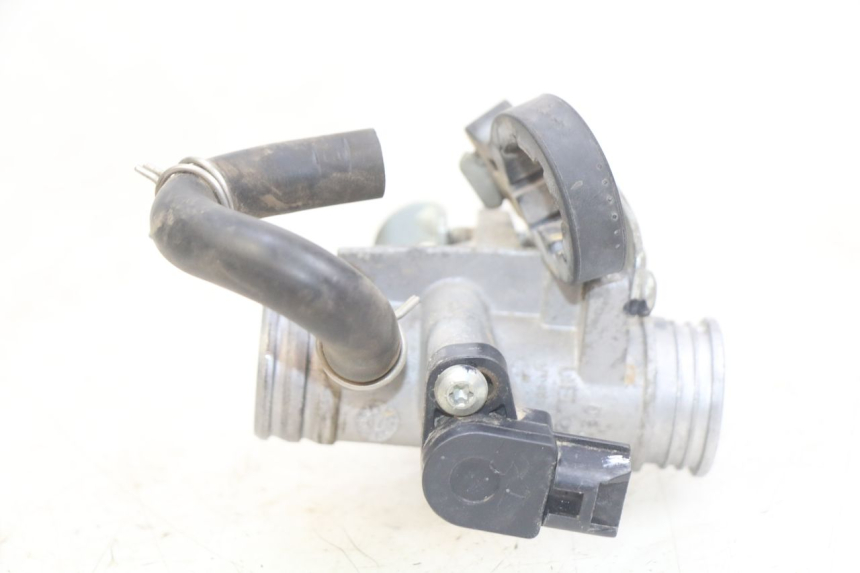 photo de WTRYSK PIAGGIO ZIP 4T 50 (2018 - 2020) - Inny kąt widzenia