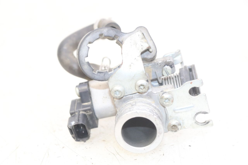 photo de WTRYSK PIAGGIO ZIP 4T 50 (2018 - 2020) - Zbliżenie techniczne