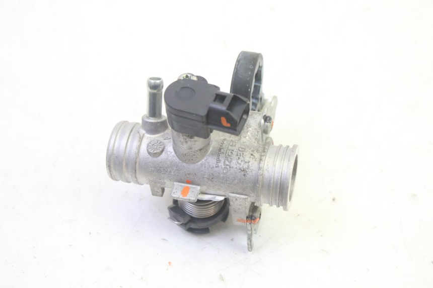 photo de WTRYSK PIAGGIO ZIP 4T 50 (2018 - 2020) - Punkty mocowania