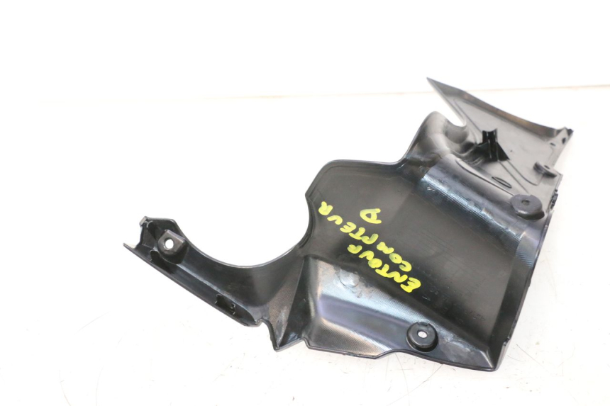 photo de WNĘTRZE GŁOWICY WIDEŁEK PRAWE YAMAHA FZ8 800 (2010 - 2016) - Punkty mocowania