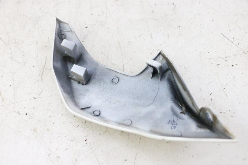 photo de WNĘTRZE GŁÓWKI WIDEŁEK PRAWEJ BMW G310 R 310 (2016 - 2020) - Inny kąt widzenia