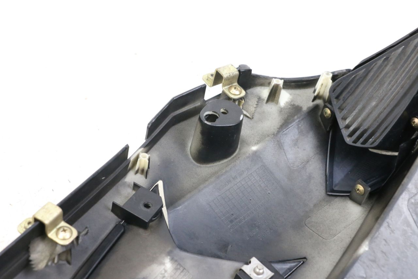 photo de WNĘTRZE GŁÓWKI WIDEŁEK PRAWEJ HYOSUNG GTR 125 (2006 - 2008) - Zbliżenie techniczne