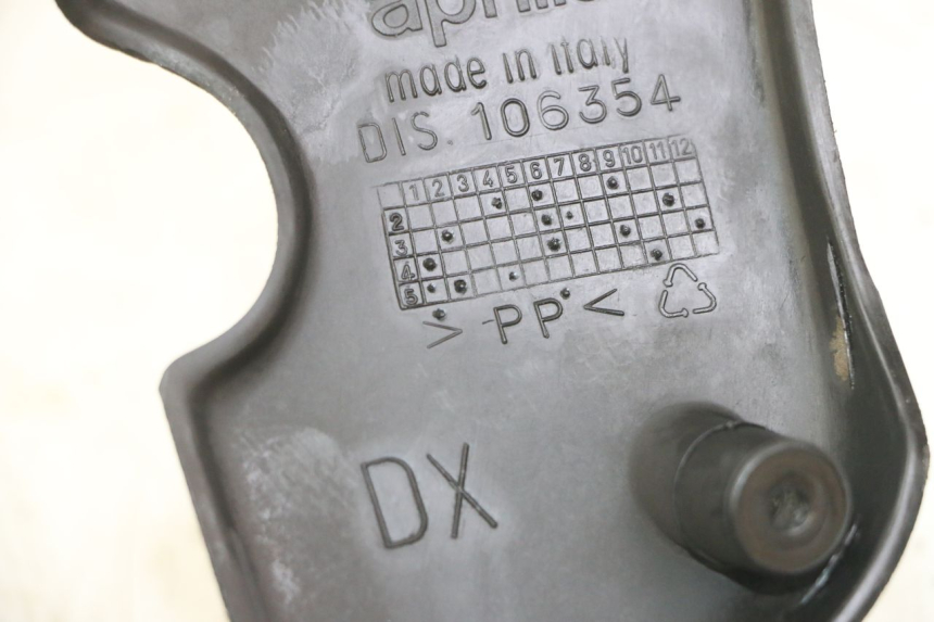 photo de WNĘTRZE GŁÓWKI WIDEŁEK PRAWEJ APRILIA SCARABEO GT TOURING 125 (1999 - 2005) - Szczegół części