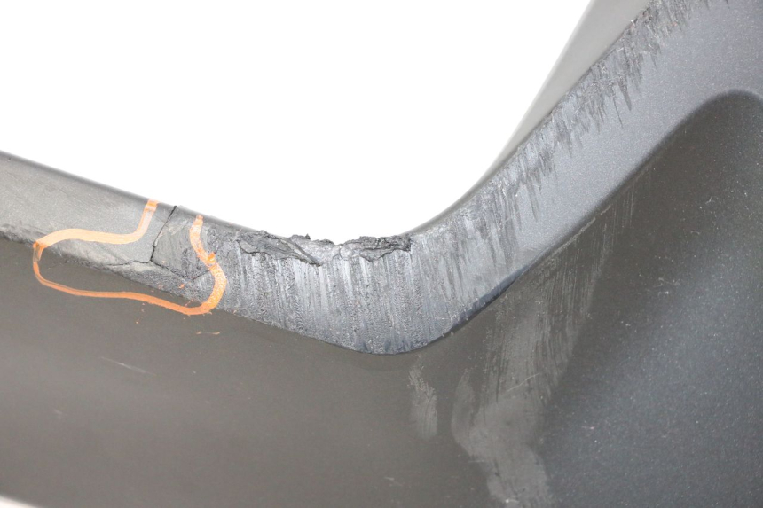 photo de WNĘTRZE GŁÓWKI WIDEŁEK PRAWEJ YAMAHA XMAX X-MAX 125 (2021 - 2025) - Zbliżenie komponentów