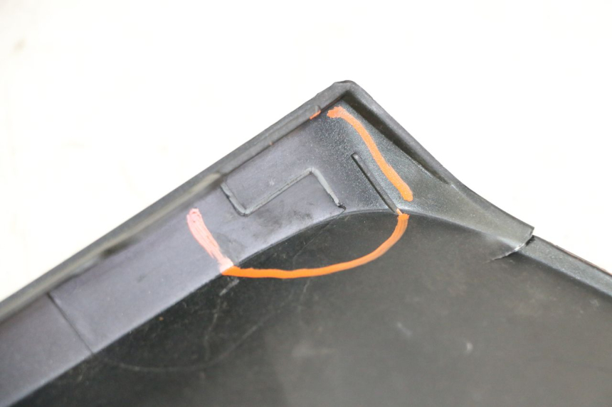 photo de WNĘTRZE GŁÓWKI WIDEŁEK PRAWEJ YAMAHA XMAX X-MAX 125 (2021 - 2025) - Zbliżenie techniczne