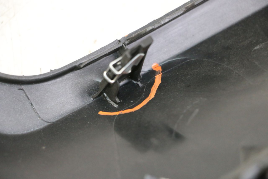 photo de WNĘTRZE GŁÓWKI WIDEŁEK PRAWEJ YAMAHA XMAX X-MAX 125 (2021 - 2025) - Widok ogólny