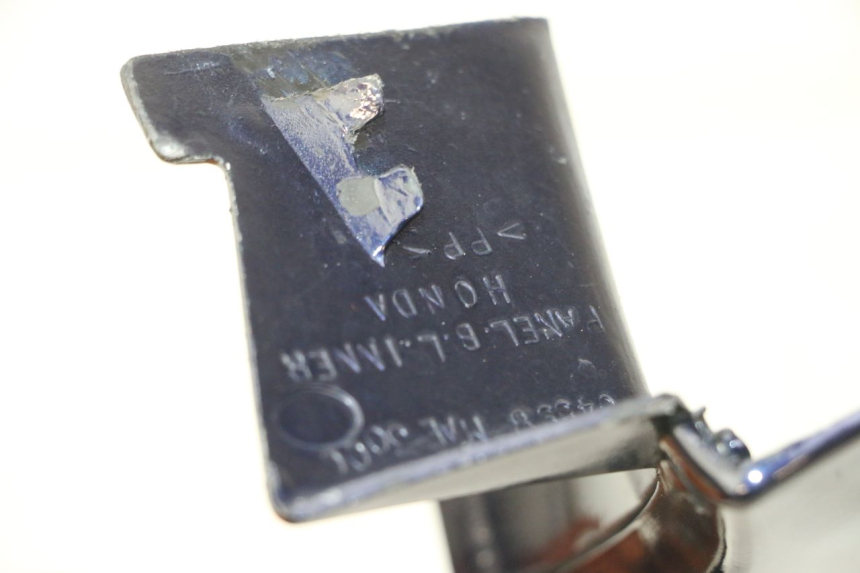 photo de WNĘTRZE GŁOWICY LEWEJ WIDEŁKI HONDA CBR RR FIREBLADE 900 (1992 - 1994) - Inny kąt widzenia