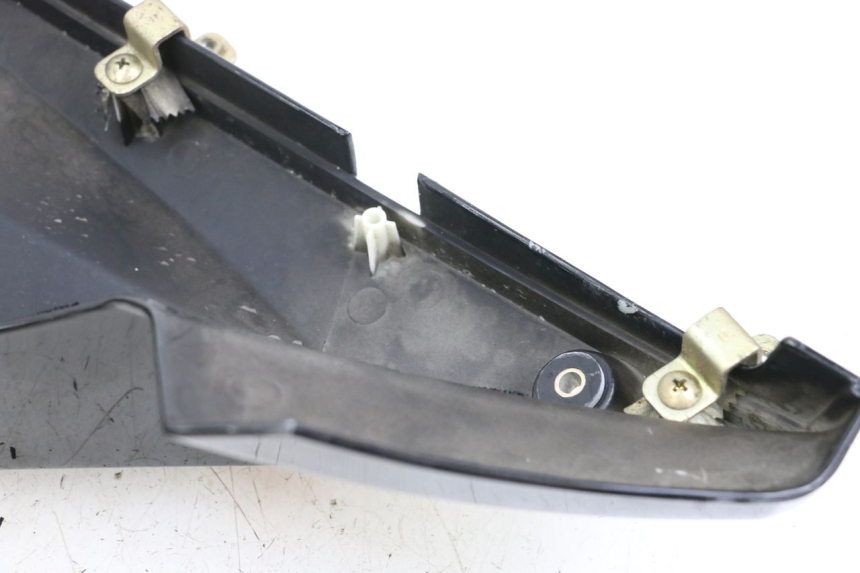 photo de WNĘTRZE GŁÓWKI LEWEJ WIDEŁKI HYOSUNG GTR 125 (2006 - 2008) - Inny kąt widzenia