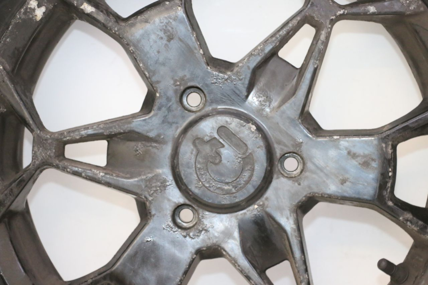 photo de OBRĘCZ TYLNA I OPONA QUADRO 4 4D 350 (2015 - 2018) - Widok z bliska