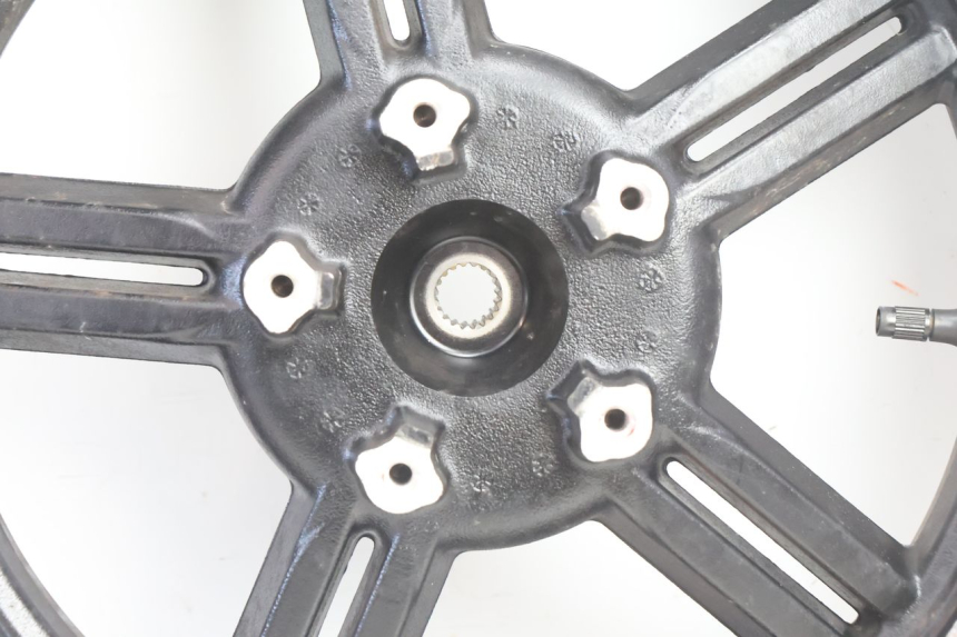 photo de OBRĘCZ TYLNA I OPONA KYMCO AGILITY CITY 16P 125 (2015 - 2024) - Inny kąt widzenia