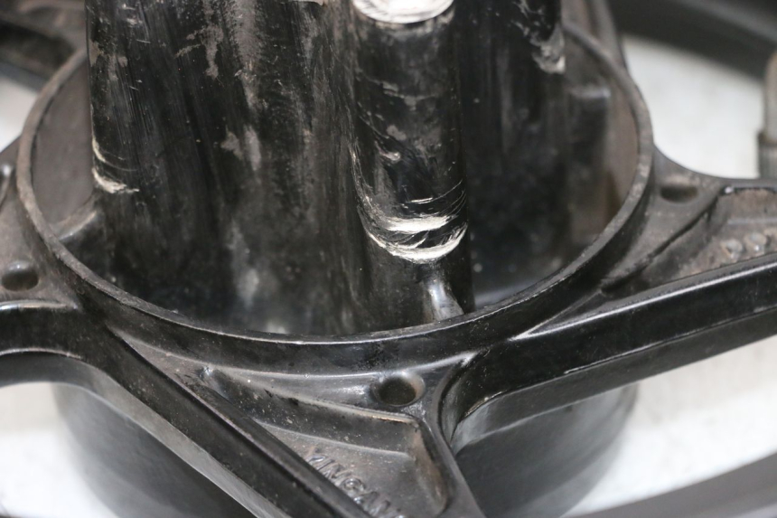 photo de OBRĘCZ TYLNA I OPONA MAG POWER BOMBERS 4T 50 (2016 - 2026) - Punkty mocowania