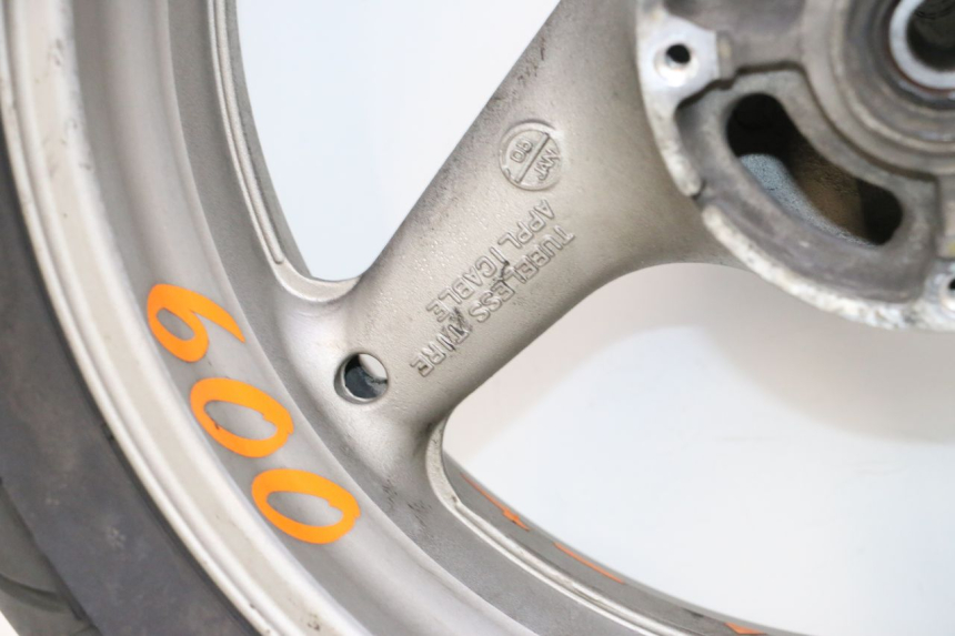 photo de OBRĘCZ TYLNA I OPONA HONDA CB F HORNET 600 (2005 - 2006) - Alternatywny kąt