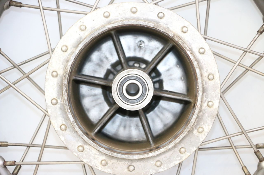 photo de OBRĘCZ TYLNA I OPONA APRILIA CLASSIC 125 (1995 - 2001) - Alternatywny kąt