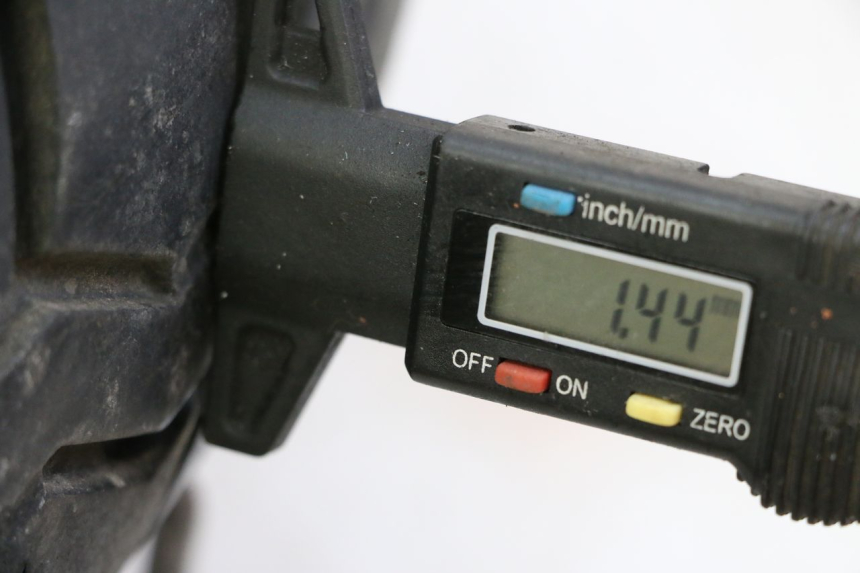 photo de OBRĘCZ TYLNA I OPONA APRILIA CLASSIC 125 (1995 - 2001) - Zoom stanu zużycia