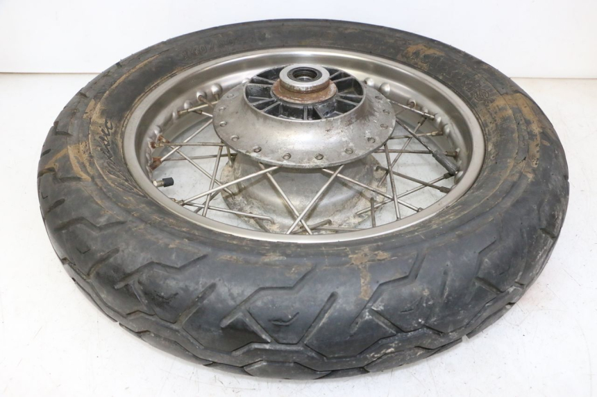 photo de OBRĘCZ TYLNA I OPONA APRILIA CLASSIC 125 (1995 - 2001) - Zbliżenie techniczne