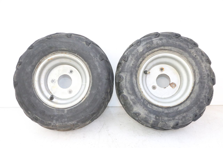 photo de OBRĘCZ TYLNA I OPONA SPEEDY DELUXE 125 - Widok główny