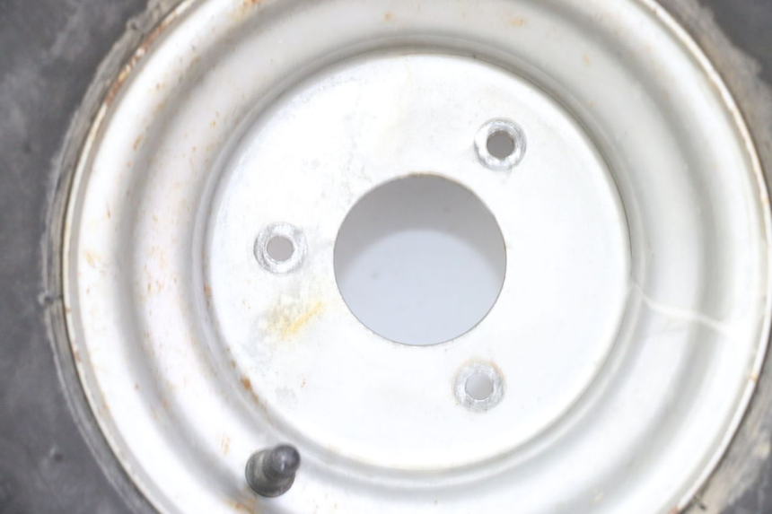 photo de OBRĘCZ TYLNA I OPONA SPEEDY DELUXE 125 - Szczegóły charakterystyczne